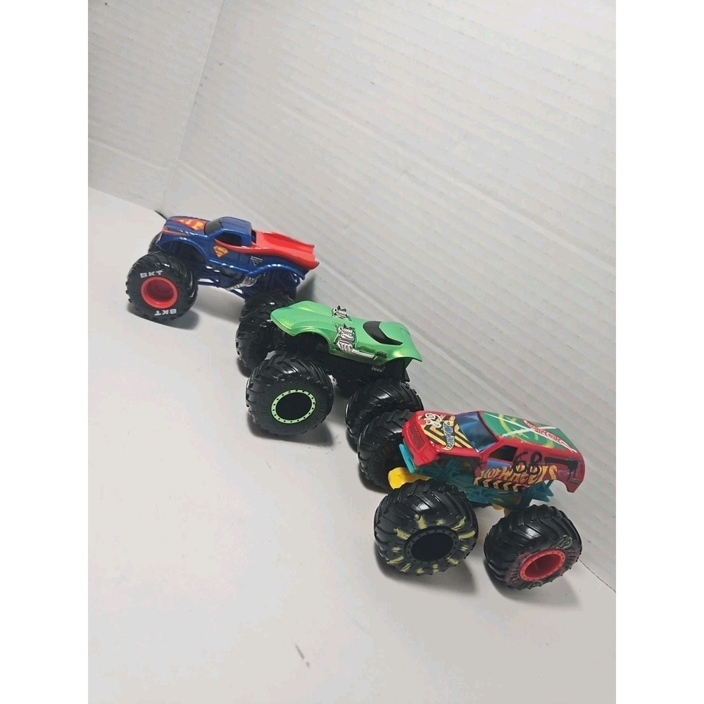 Hot Wheels Monster Jam Truck HW Demo Derby 1:64 Diecast Truck Superman Twin Mill